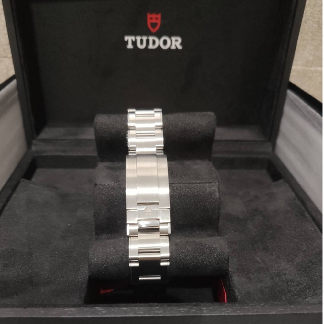 Tudor(チュードル)のTUDOR チューダー ブラックベイプロ 未使用品 M79470 メンズの時計(腕時計(アナログ))の商品写真