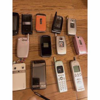 価格が安い ガラケー まとめ売り 合計25台 携帯電話本体