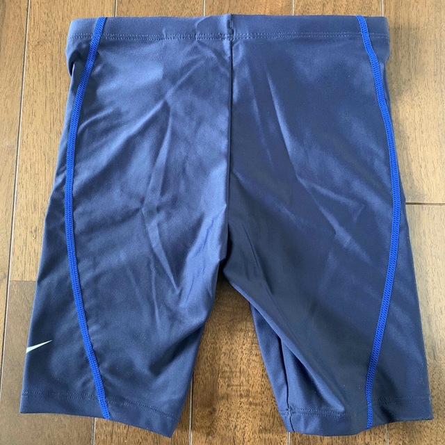 NIKE(ナイキ)の【新品】NIKE ナイキ 水着 スクール水着 紺160 L キッズ/ベビー/マタニティのキッズ服男の子用(90cm~)(水着)の商品写真