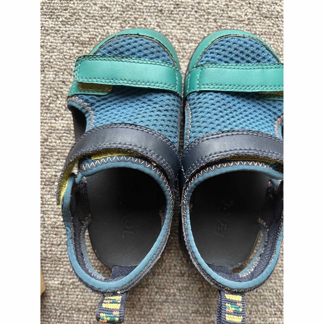 Teva(テバ)のTeva テバ　キッズ　ベビー　サンダル キッズ/ベビー/マタニティのキッズ靴/シューズ(15cm~)(サンダル)の商品写真