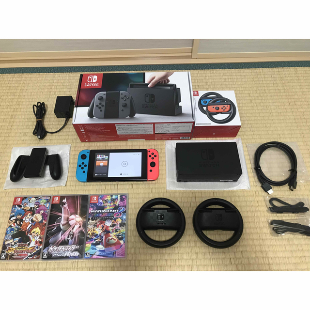 ニンテンドーSwitch本体＋マリオカート8＋ソフト2本＋別売ハンドル2個付