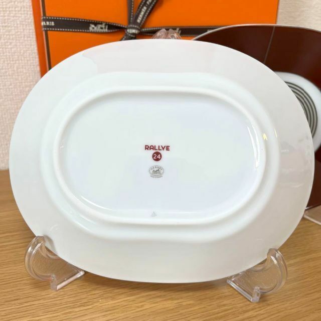 Hermes(エルメス)の【レッド 2枚】エルメス ラリー 24 オーバルプレート 22cm インテリア/住まい/日用品のキッチン/食器(食器)の商品写真