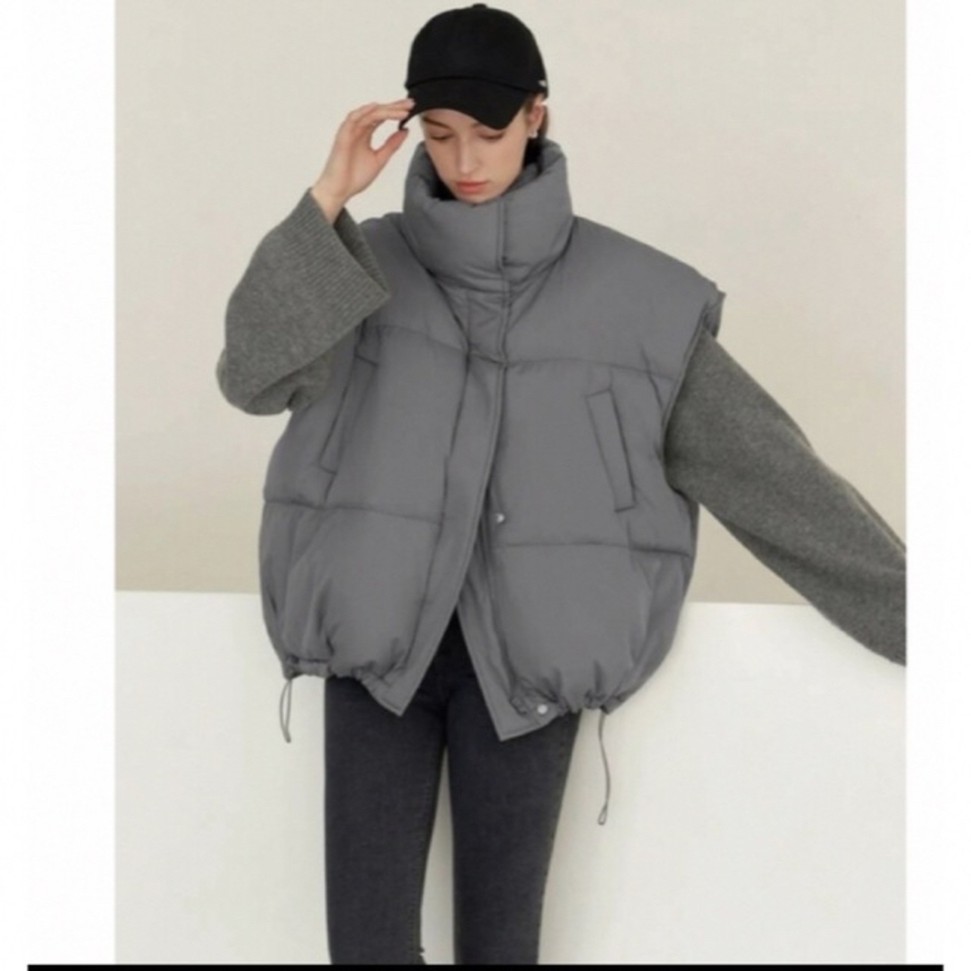 ZARA(ザラ)のshein シーイン‼️　ダウンベスト　dazy グレー　XS ダウン　 レディースのジャケット/アウター(ダウンベスト)の商品写真