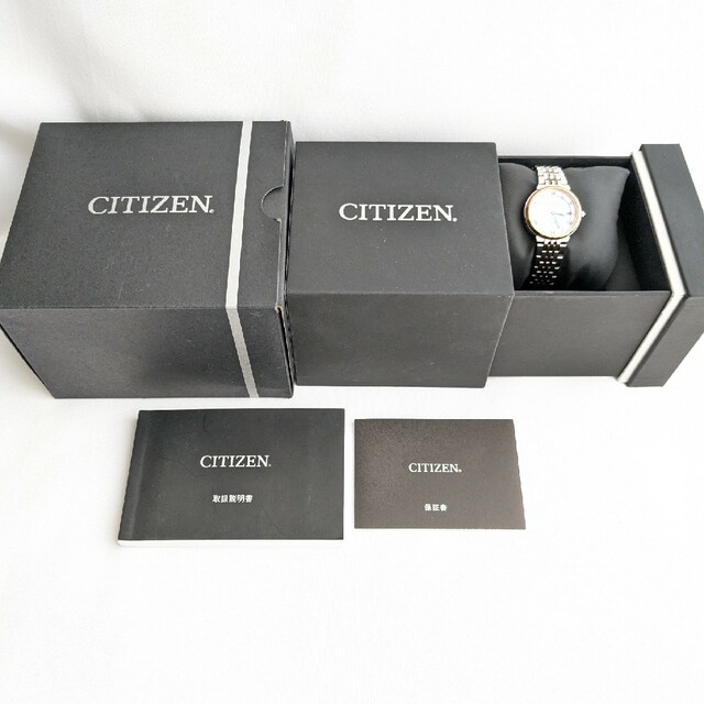 CITIZEN(シチズン)の箱付きCITIZEN EXCEED 白蝶貝 6Pダイヤ エクシード エコドライブ レディースのファッション小物(腕時計)の商品写真