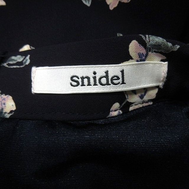 SNIDEL(スナイデル)のスナイデル snidel スカート フレア ミニ 花柄 1 紺 ネイビー  レディースのスカート(ミニスカート)の商品写真