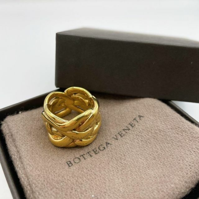 Bottega Veneta(ボッテガヴェネタ)の【新品未使用】BOTTEGA VENETA リング　ゴールド　指輪　シルバー レディースのアクセサリー(リング(指輪))の商品写真