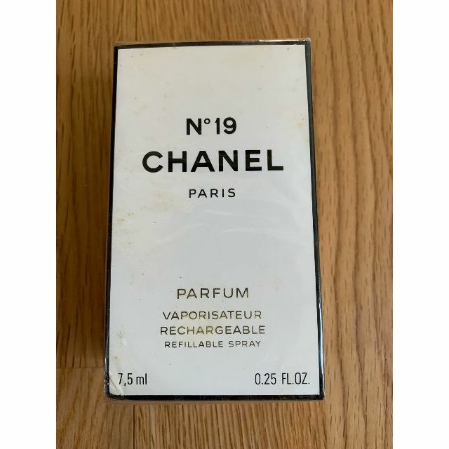 CHANEL(シャネル)のCHANEL No19 PARFUM7.5ml　シャネル№19香水7.5ml① コスメ/美容の香水(香水(女性用))の商品写真