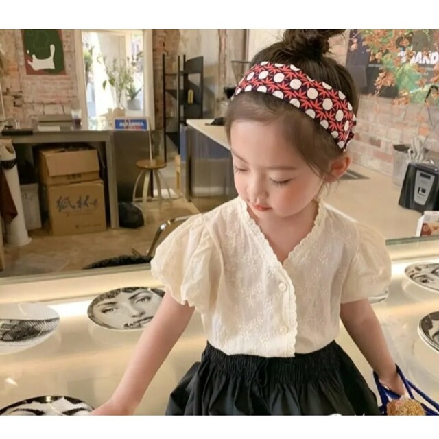 女の子 刺繍ブラウス 半袖 120 韓国子供服 キッズ/ベビー/マタニティのキッズ服女の子用(90cm~)(ブラウス)の商品写真