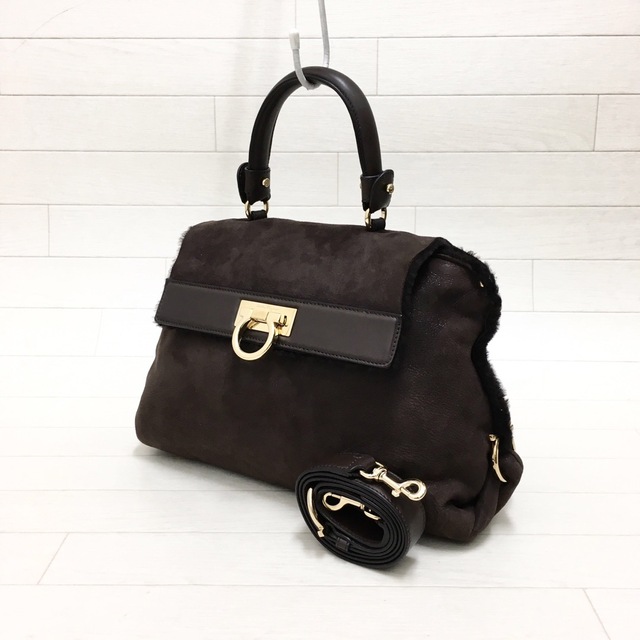 早期予約・新じゃが ☆美品・シリアル付☆Ferragamo ガンチーニ