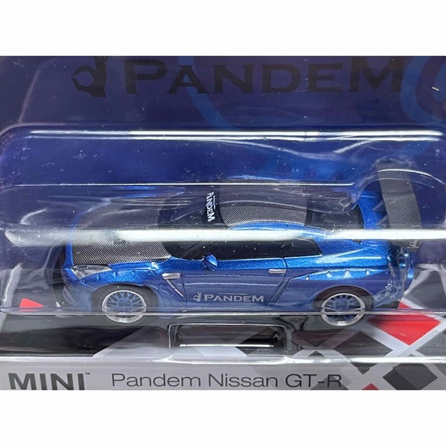 日産(ニッサン)のミニGT 1/64 パンデム GT-R R35 GTウイング メタリックブルー エンタメ/ホビーのおもちゃ/ぬいぐるみ(ミニカー)の商品写真