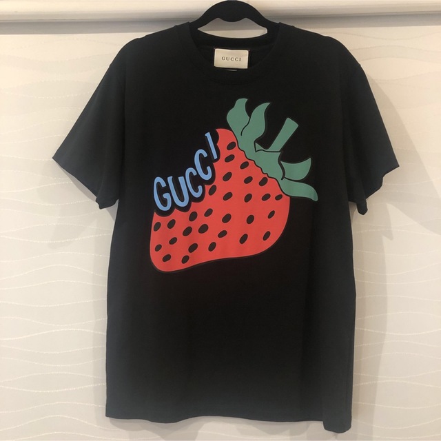 Gucci(グッチ)のGUCCI ストロベリー　Tシャツ　美品 メンズのトップス(Tシャツ/カットソー(半袖/袖なし))の商品写真