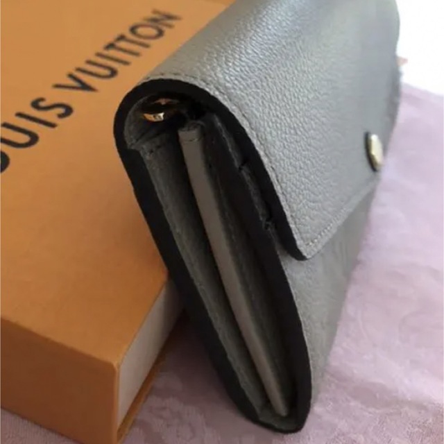 LOUIS VUITTON(ルイヴィトン)のポルトフォイユサラ　財布 レディースのファッション小物(財布)の商品写真