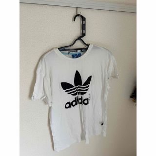 アディダス(adidas)のadidas ロゴTシャツ(Tシャツ/カットソー(半袖/袖なし))