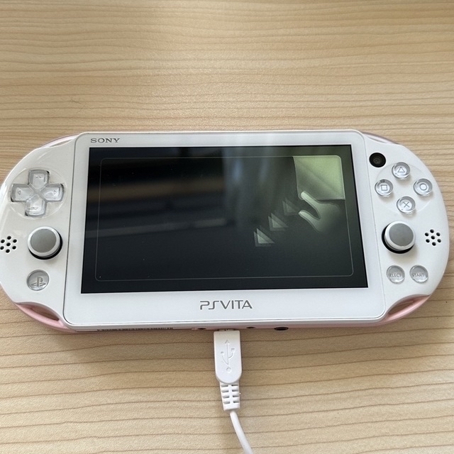 PlayStation Vita(プレイステーションヴィータ)のPlayStation vita ソフト3本付 エンタメ/ホビーのゲームソフト/ゲーム機本体(携帯用ゲーム機本体)の商品写真