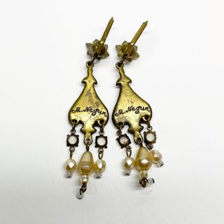 ミハエルネグリン ピアス