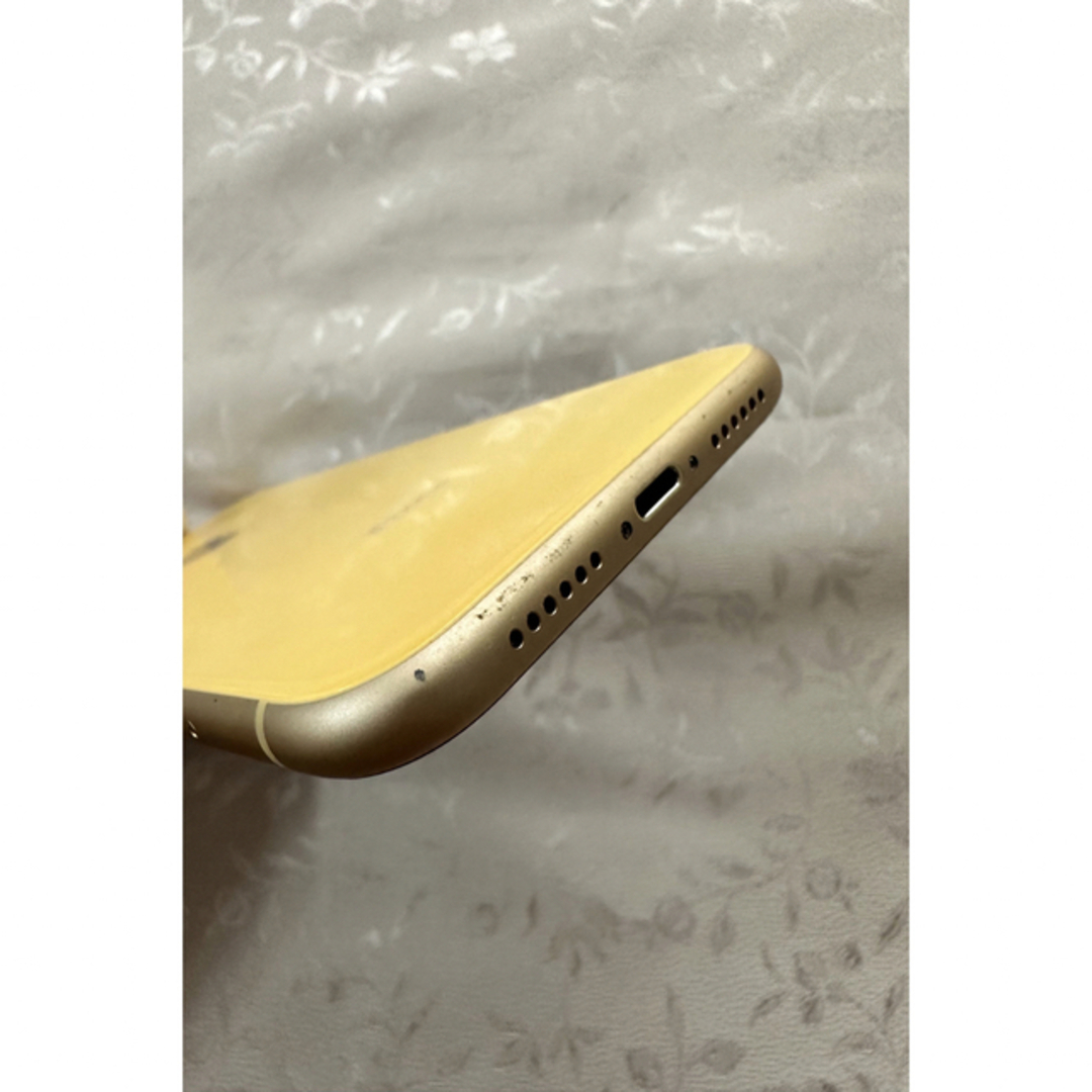 iPhone(アイフォーン)のiPhone XR Yellow 256 GB UQ mobile スマホ/家電/カメラのスマートフォン/携帯電話(スマートフォン本体)の商品写真