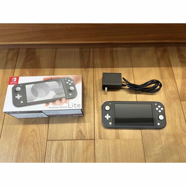 Nintendo Switch(ニンテンドースイッチ)のNintendo Switch LITE グレー　スイッチライト　本体 エンタメ/ホビーのゲームソフト/ゲーム機本体(携帯用ゲーム機本体)の商品写真