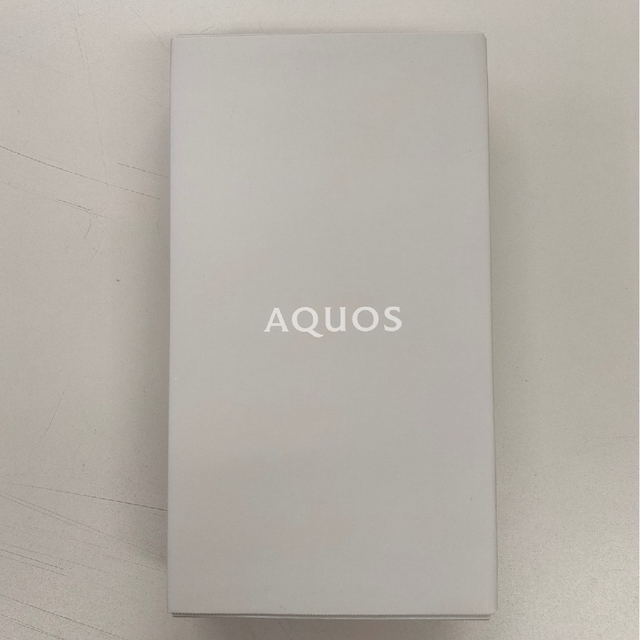 AQUOS(アクオス)のSHARP AQUOS sense6 64GB SHG05 スマホ/家電/カメラのスマートフォン/携帯電話(スマートフォン本体)の商品写真