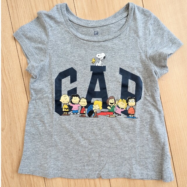 GAP(ギャップ)の子供服　GAP2点セット　105cm キッズ/ベビー/マタニティのキッズ服女の子用(90cm~)(Tシャツ/カットソー)の商品写真