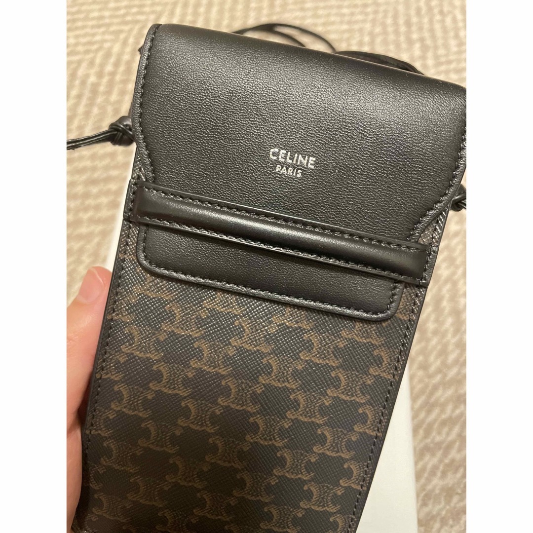 celine(セリーヌ)のセリーヌ　celine フラップ付モバイルポーチ スマホ/家電/カメラのスマホアクセサリー(モバイルケース/カバー)の商品写真