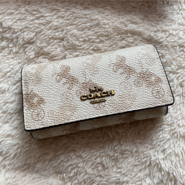 新品 未使用 COACH コーチ ファイブリング キーケース クリーム | wic