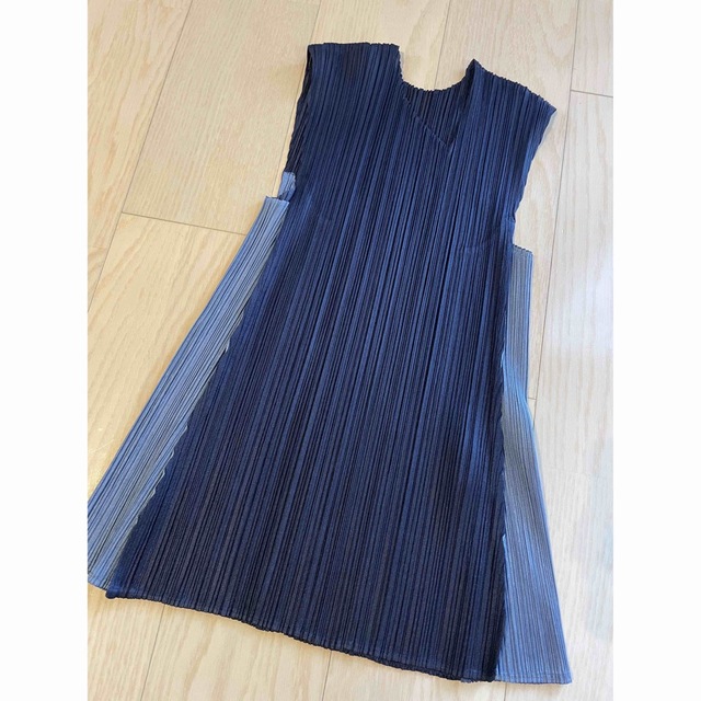 PLEATS PLEASE ISSEY MIYAKE delta 3 ネイビー