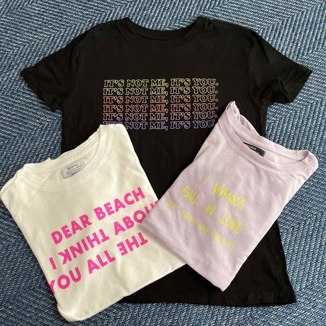 Bershka(ベルシュカ)のベルシュカ　Tシャツ　2枚セット(紫おまけ) レディースのトップス(Tシャツ(半袖/袖なし))の商品写真