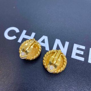 CHANEL - ［正規品］CHANEL ヴィンテージ ココボタン イヤリング