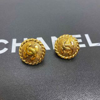 CHANEL - ［正規品］CHANEL ヴィンテージ ココボタン イヤリング