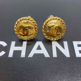 CHANEL - ［正規品］CHANEL ヴィンテージ ココボタン イヤリング