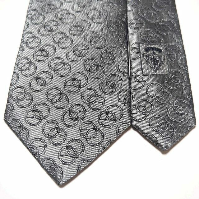 Gucci(グッチ)のグッチ　ネクタイ　GGロゴ　ジャガード　ハイブランド　高級シルク　肉厚　光沢感 メンズのファッション小物(ネクタイ)の商品写真