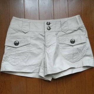 ビバユー(VIVAYOU)のショートパンツ、ベージュ(ショートパンツ)