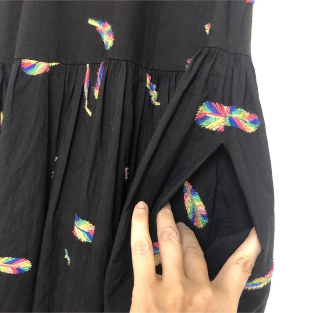 フェザー刺繍 羽柄 コットン 綿 ロングドレス ワンピース レディースのワンピース(ロングワンピース/マキシワンピース)の商品写真