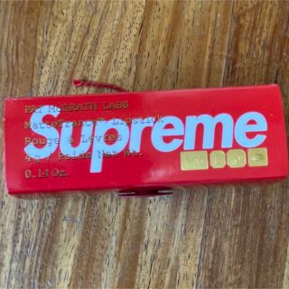 supreme リップ 口紅 レッド