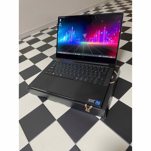 Razer(レイザー)の【美品】Razer Blade Stealth 13 Late 2020 スマホ/家電/カメラのPC/タブレット(ノートPC)の商品写真