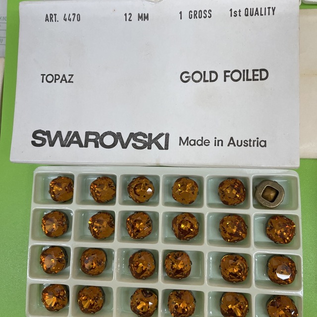 SWAROVSKI(スワロフスキー)のSWARO VINTAGE　EU ハンドメイドの素材/材料(各種パーツ)の商品写真