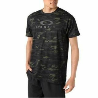 オークリー(Oakley)の(新品)OAKLEY　カモフラ　Tシャツ　(Tシャツ/カットソー(半袖/袖なし))