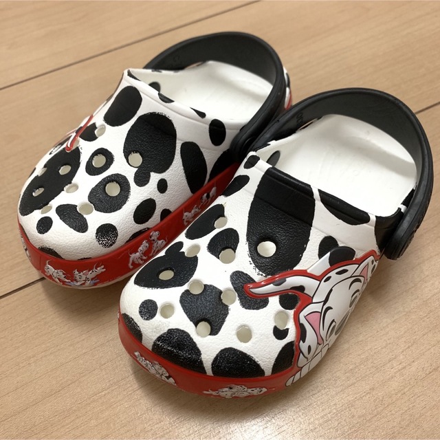 crocs(クロックス)のクロックス 101匹わんちゃん キッズ 14cm キッズ/ベビー/マタニティのベビー靴/シューズ(~14cm)(サンダル)の商品写真