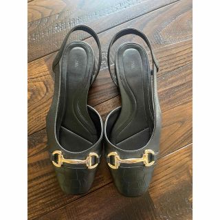 ザラ(ZARA)のZARAフラットビットパンプス(ローファー/革靴)