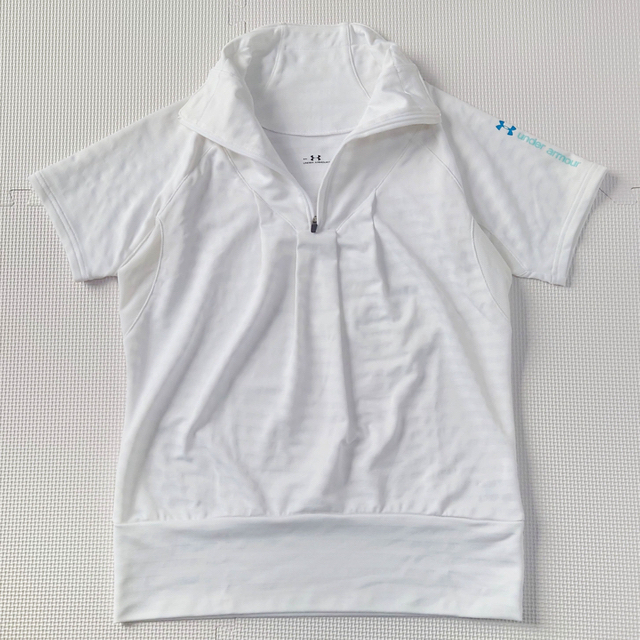 UNDER ARMOUR(アンダーアーマー)のアンダーアーマー レディース半袖ポロシャツ ハーフジップ 小さいサイズ S 美品 スポーツ/アウトドアのゴルフ(ウエア)の商品写真