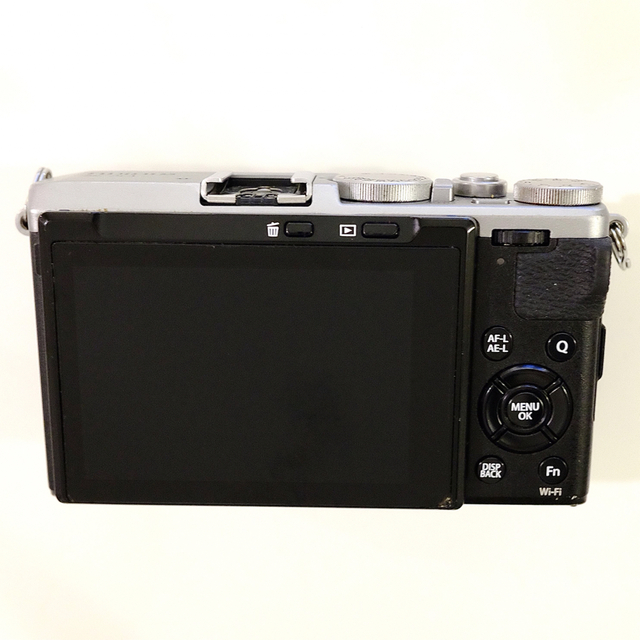 富士フイルム - 富士フイルム FUJIFILM X70 ジャンク カメラの 富士フイルム - 富士フイルム FUJIFILM X70 ジャンク カメラの