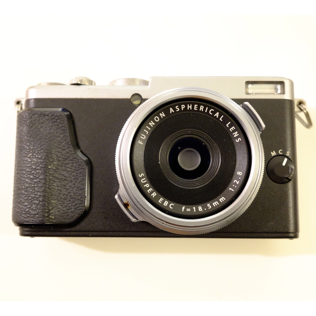富士フイルム - 富士フイルム FUJIFILM X70 ジャンク カメラの 富士フイルム - 富士フイルム FUJIFILM X70 ジャンク カメラの