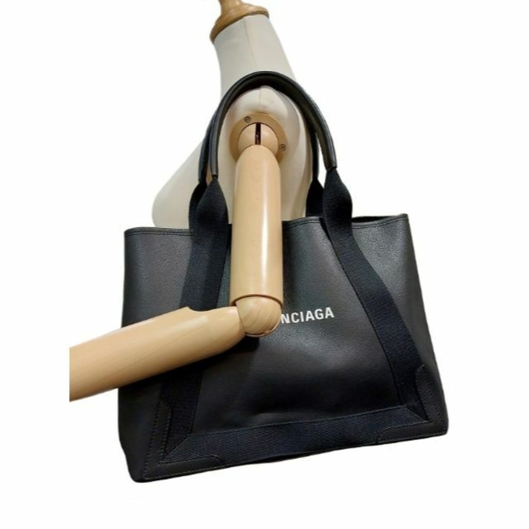 Balenciaga(バレンシアガ)の未使用品！BALENCIAGA【バレンシアガ】ネイビーカバ トートバッグ M レディースのバッグ(トートバッグ)の商品写真