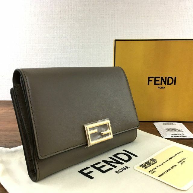 FENDI(フェンディ)の未使用品 FENDI ミディアムウォレット 8M0419 163 レディースのファッション小物(財布)の商品写真