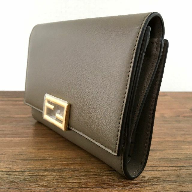 FENDI(フェンディ)の未使用品 FENDI ミディアムウォレット 8M0419 163 レディースのファッション小物(財布)の商品写真