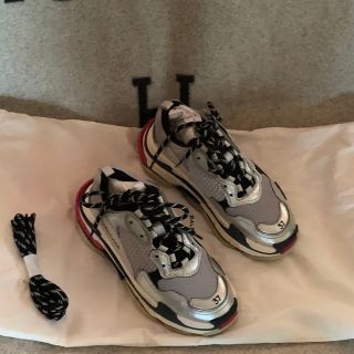 バレンシアガ(Balenciaga)のバレンシアガ　スニーカー　新品未使用(スニーカー)