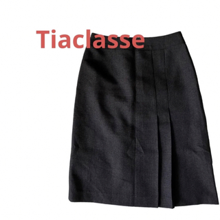ティアクラッセ(Tiaclasse)の美品Tiaclasseティアクラッセネイビー紺色裾プリーツスカート　ウエスト64(ひざ丈スカート)