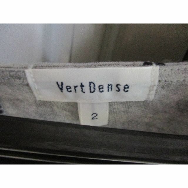 Vert Dense(ヴェールダンス)の【新品未使用】Vert Dense　半袖　Mサイズ【送料無料】 レディースのトップス(Tシャツ(半袖/袖なし))の商品写真