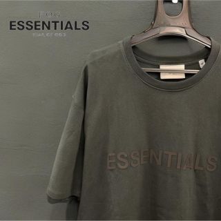 フィアオブゴッド(FEAR OF GOD)の【新品】FOG essentials/前ロゴ M ブラック(Tシャツ/カットソー(半袖/袖なし))