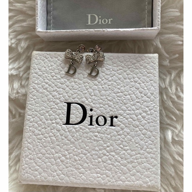 Christian Dior(クリスチャンディオール)のChristian Dior ピアス リボン レディースのアクセサリー(ピアス)の商品写真